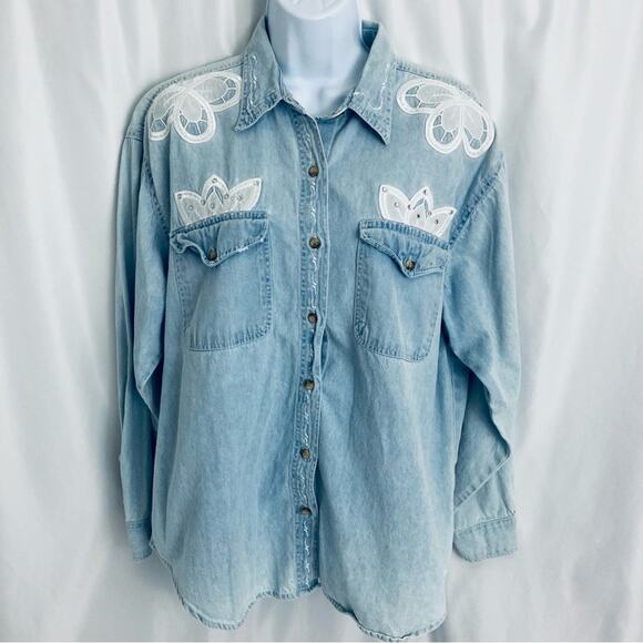 Long Sleeve Button Down Size Large - Picture 1 of 13